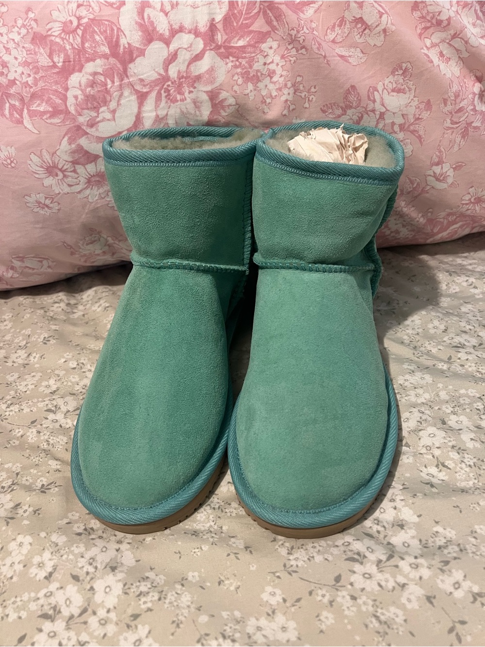 NWOT authentic Australian Since 1974 UGGs size 7